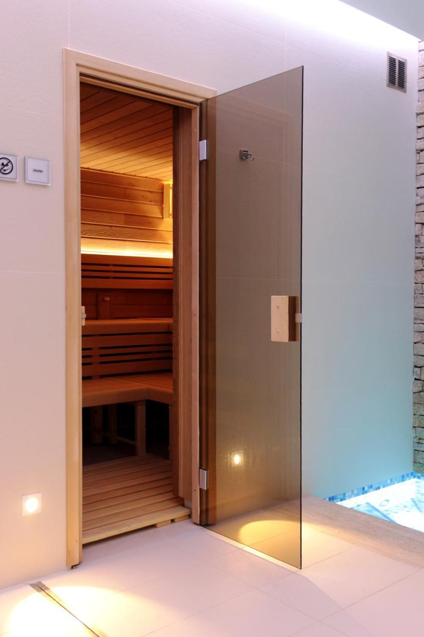 Hotel Harmony Medical & Wellness-Free Parking, 1,8Km From The Center Кромержиж Экстерьер фото